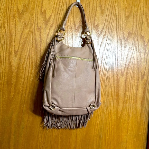 New G.I.L.I. Large Flesh Tone Fringed Backpack/Purse - Picture 2 of 3